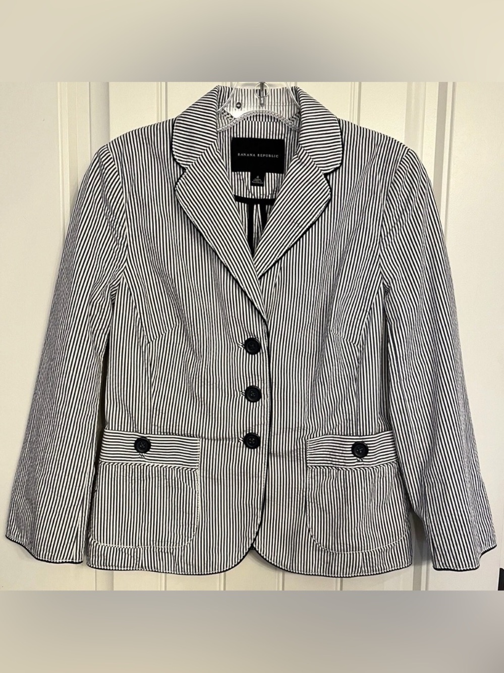 Banana Republic Women's Navy & White Seersucker 100% Cotton Blazer Size 4 Jacket